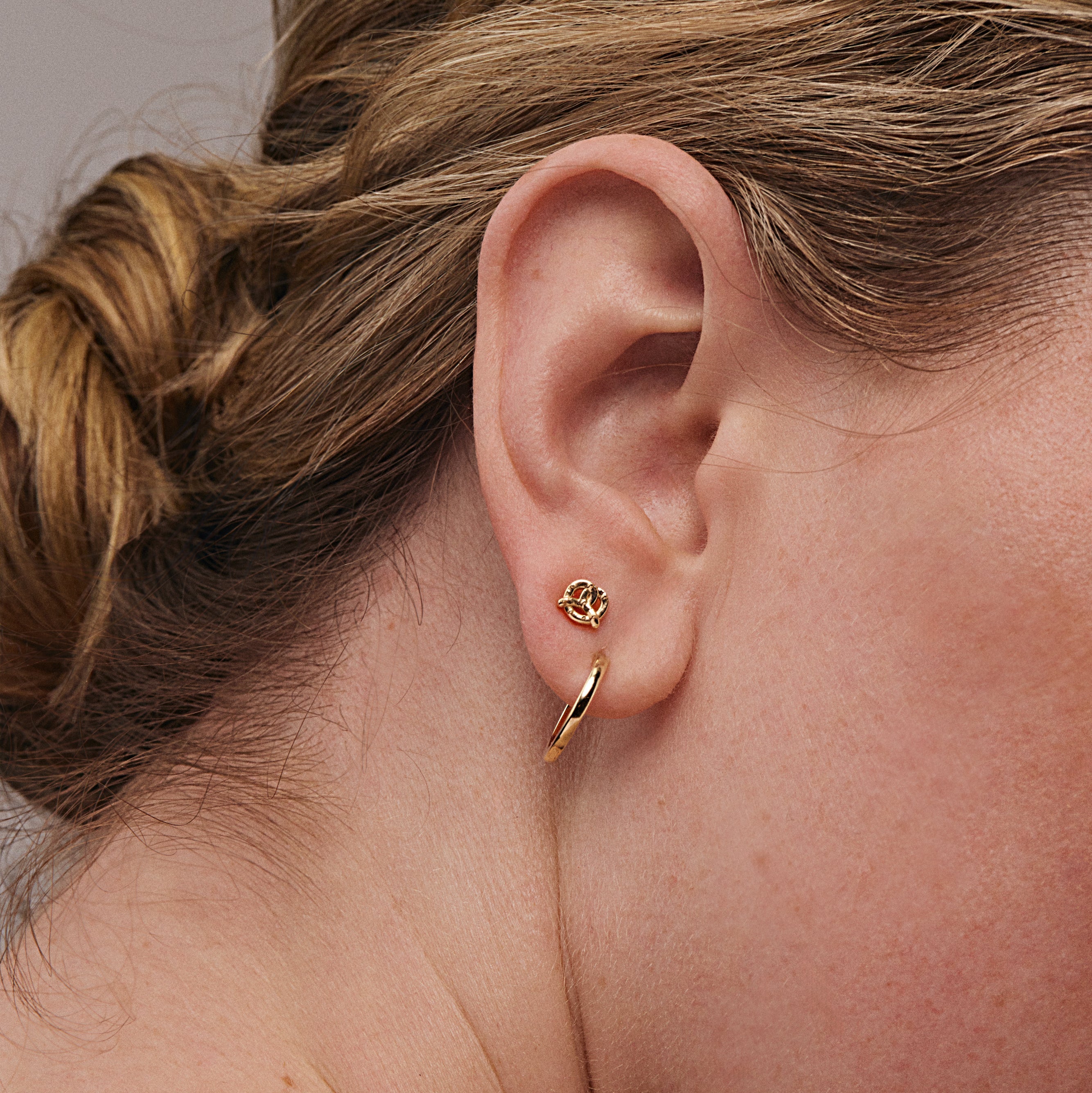 14K Yellow Gold Pretzel Stud