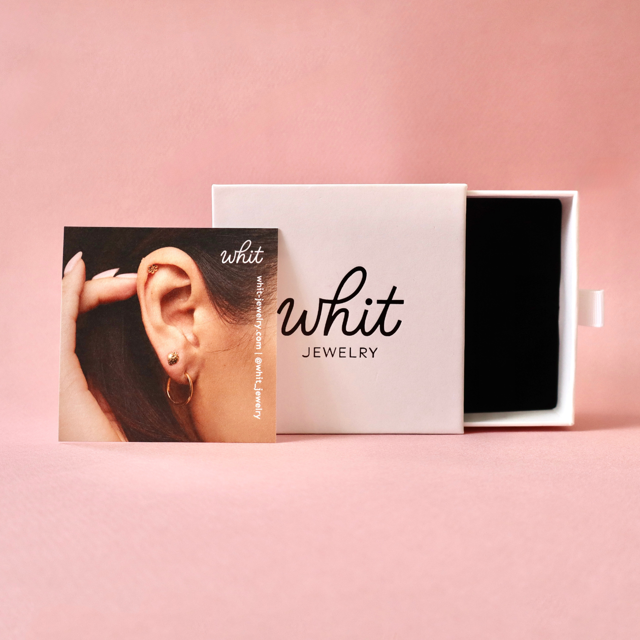 14K Yellow Gold Daisy Stud